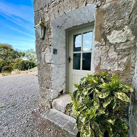 Llanddulas Tan-Yr-Ogo Gate Lodge, Gwrych Castle מראה חיצוני תמונה